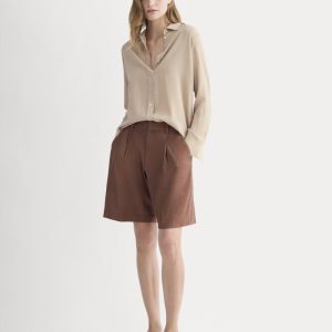 The Pleated Short in Stretch Linen | Cedarwood