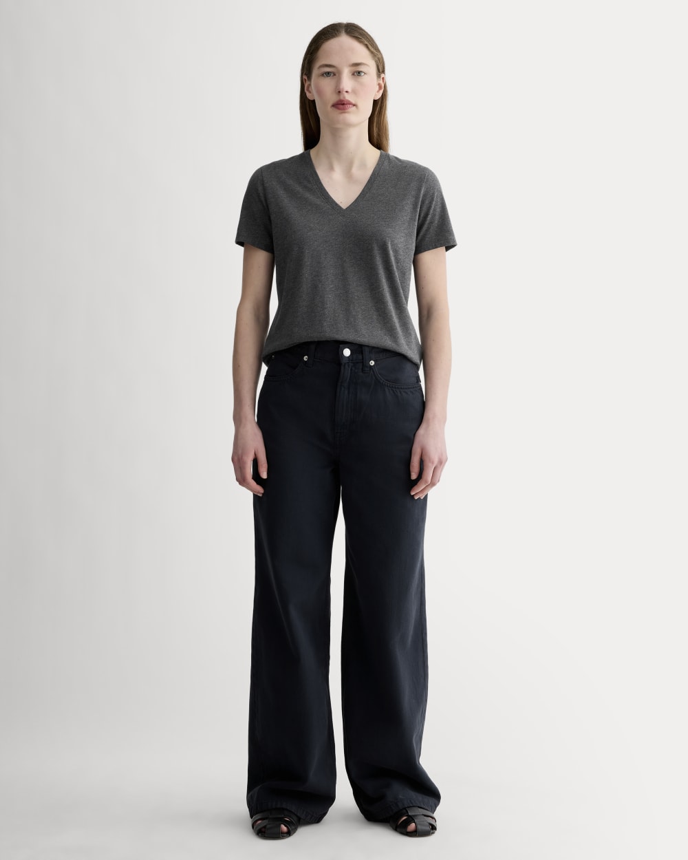 The Slim V-Neck Tee in Essential Cotton | Heathered Soot - Image 3