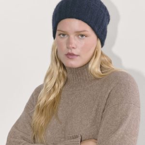 The Alpaca Beanie | Navy
