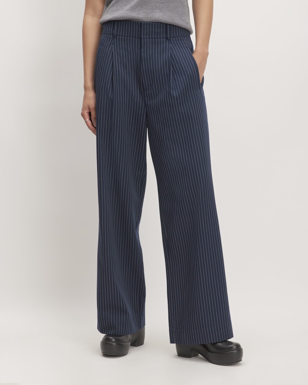 The Draper Pleated Pant in Buttersmooth | Navy / Bone | 32 Inseam - Image 3