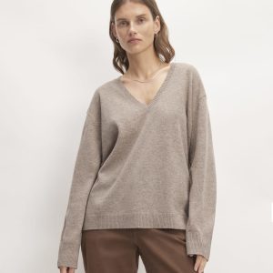 The Classic V in Cashmere | Toasted Sesame