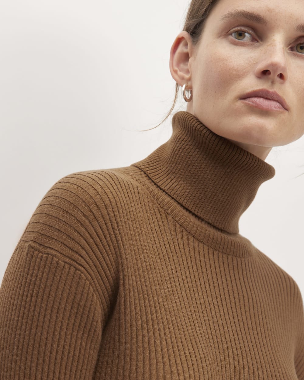 The Cotton-Merino Turtleneck Dress | Rich Camel - Image 3