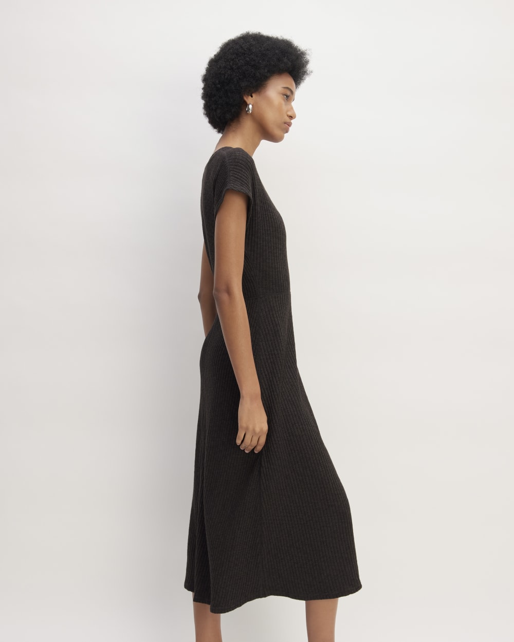 The Rib-Knit Cap-Sleeve Midi Dress | Black - Image 3