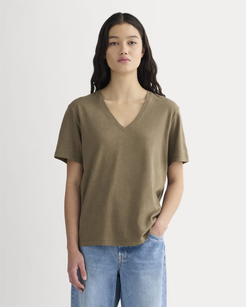 The Slouchy V-Neck Tee in Cotton Linen | Deep Taupe