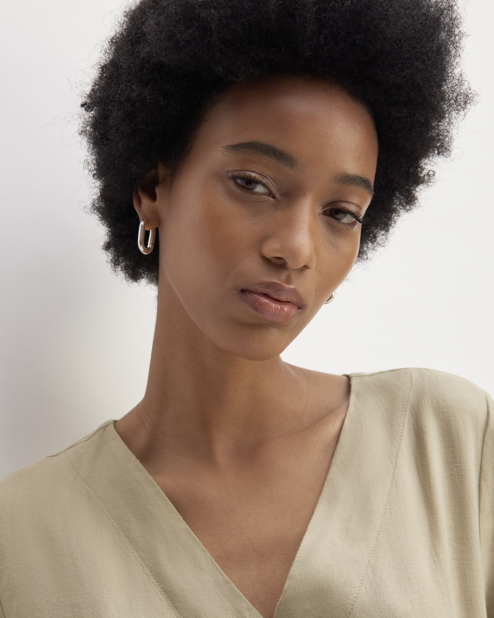 The Wrap Jumpsuit in Linen | Trench Coat Khaki - Image 3