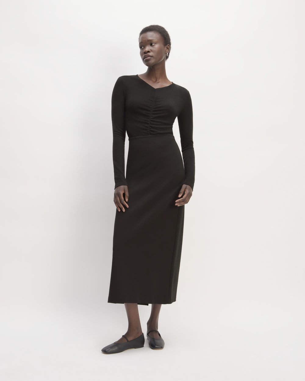 The Ruched V-Neck Tee in Butterluxe | Black - Image 4