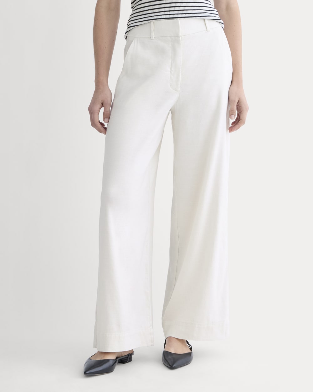 The Wide-Leg Pant in Stretch Linen | Natural Chambray - Image 3