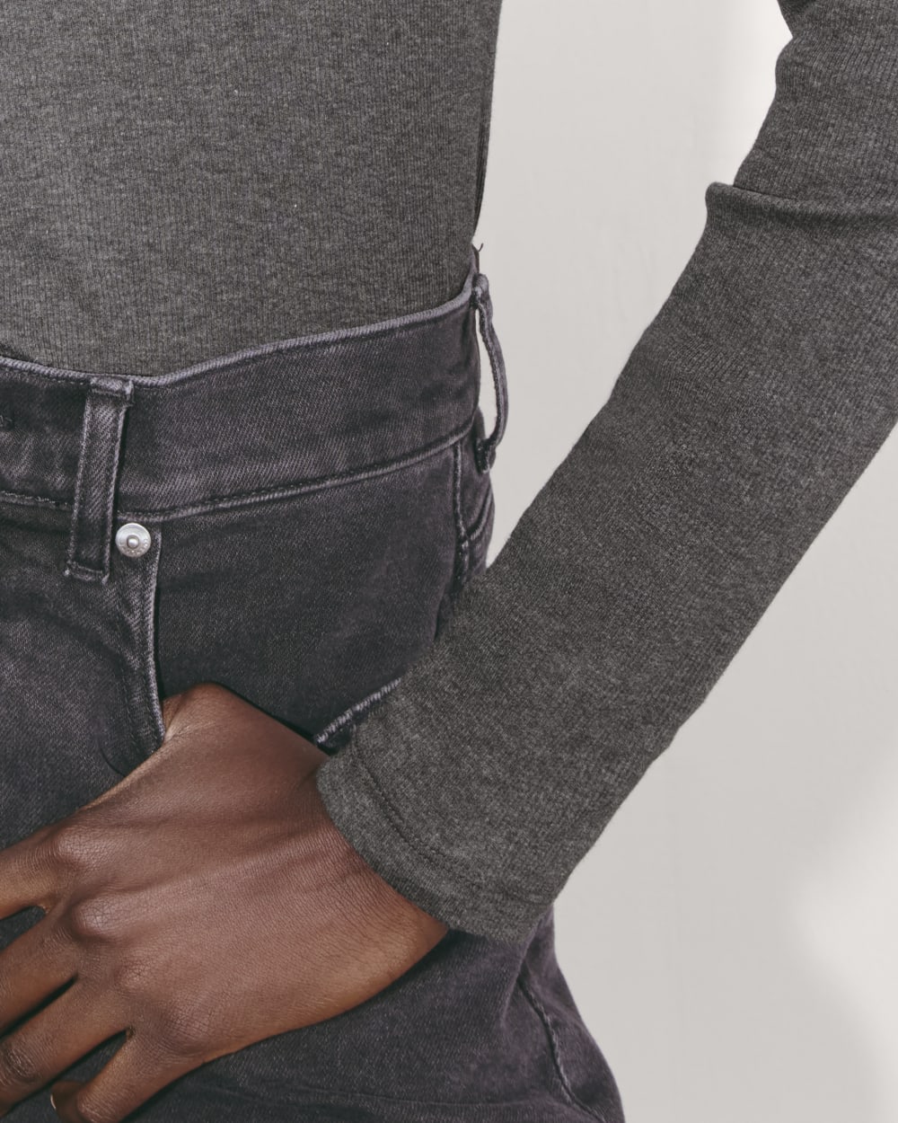 The Luxe Rib Turtleneck | Heathered Soot - Image 4