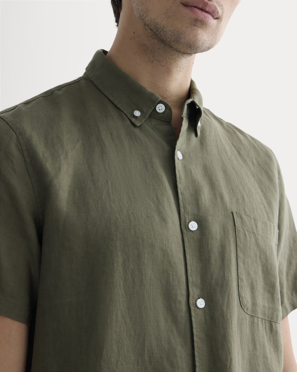 The Classic Short-Sleeve Shirt in Linen | Kalamata - Image 4