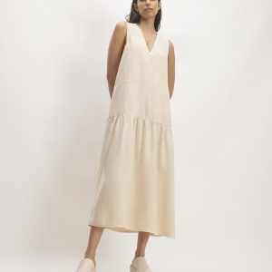 The TENCEL? V-Neck Dress | Whisper Pink