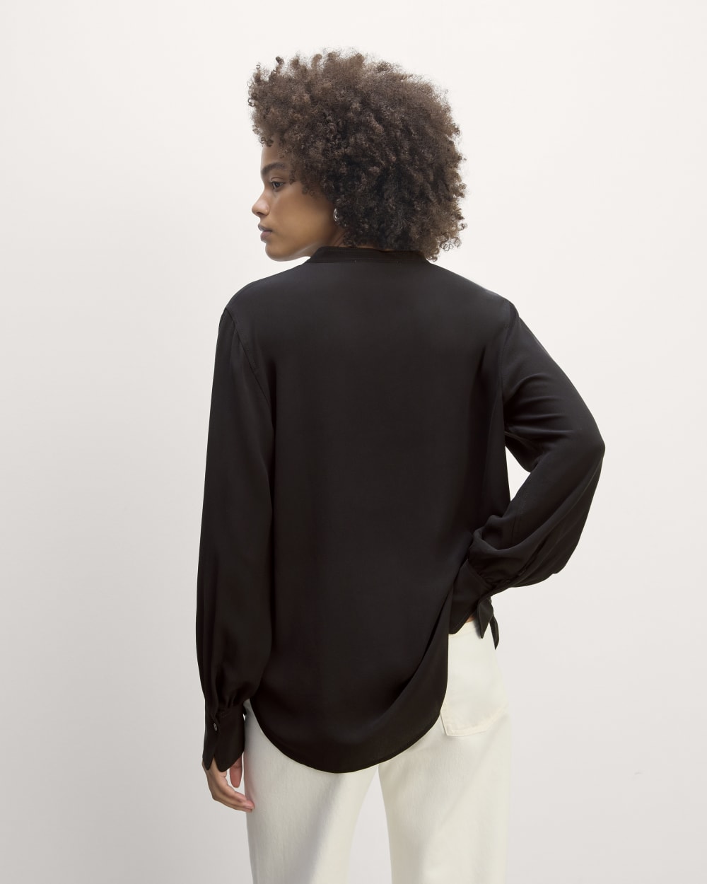 The Henley Shirt in Washable Silk | Black - Image 6