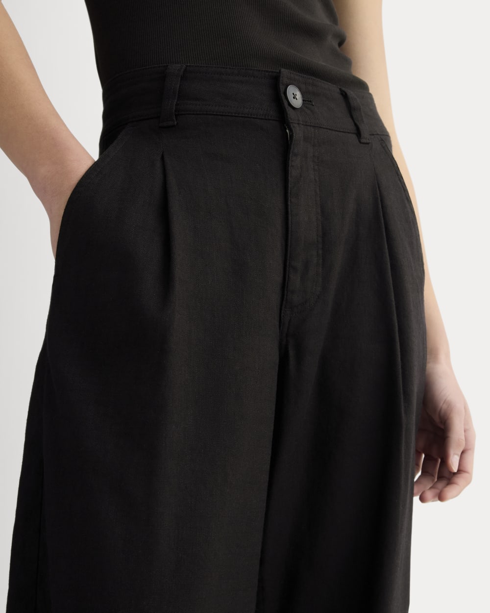 The Everywhere Pant in Stretch Linen | Black - Image 4