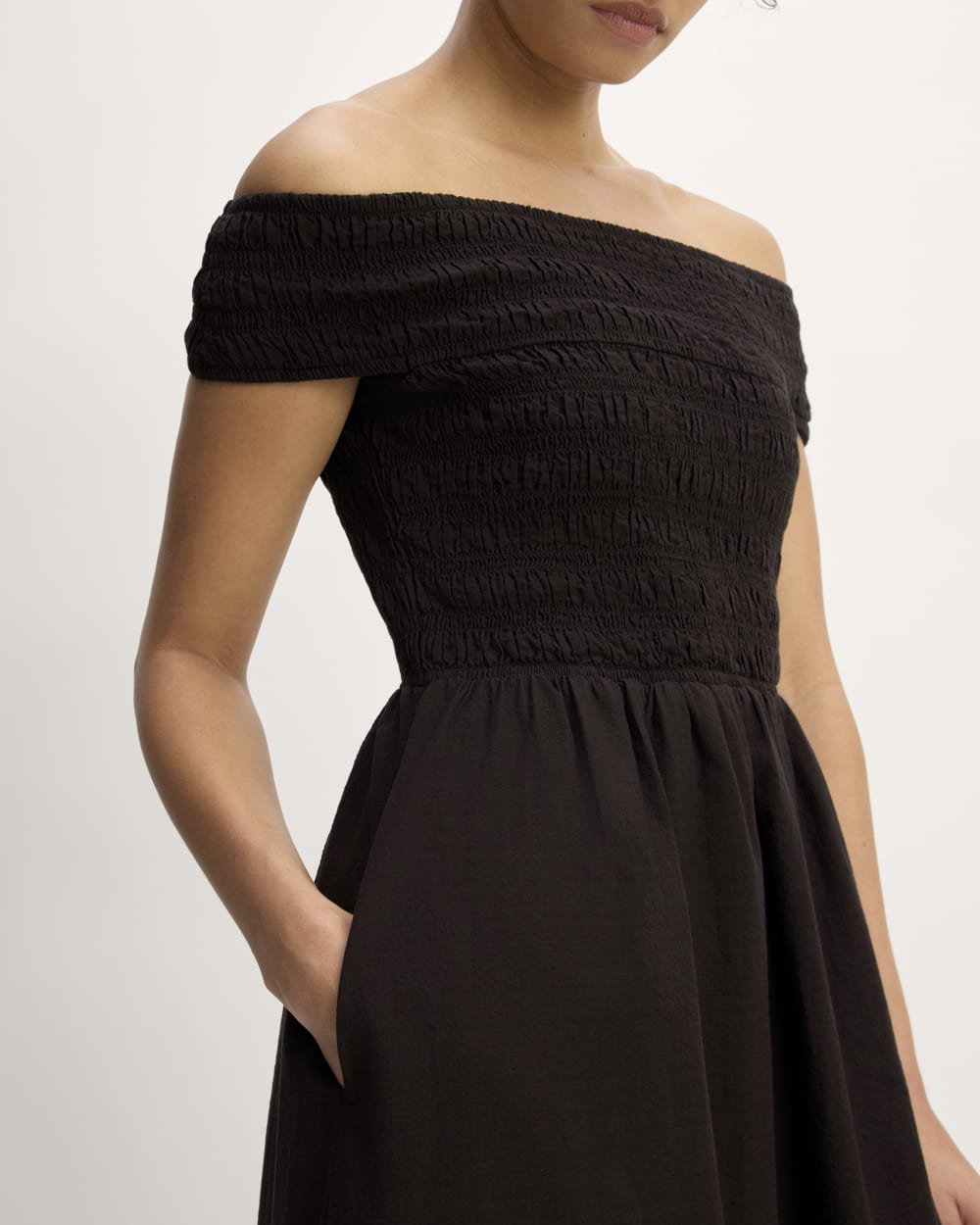 The Gauze Off-the-Shoulder Dress | Black - Image 4