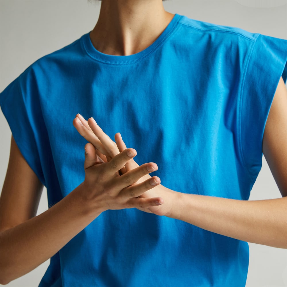 The Muscle Tee in Essential Cotton | Brilliant Blue - Image 2