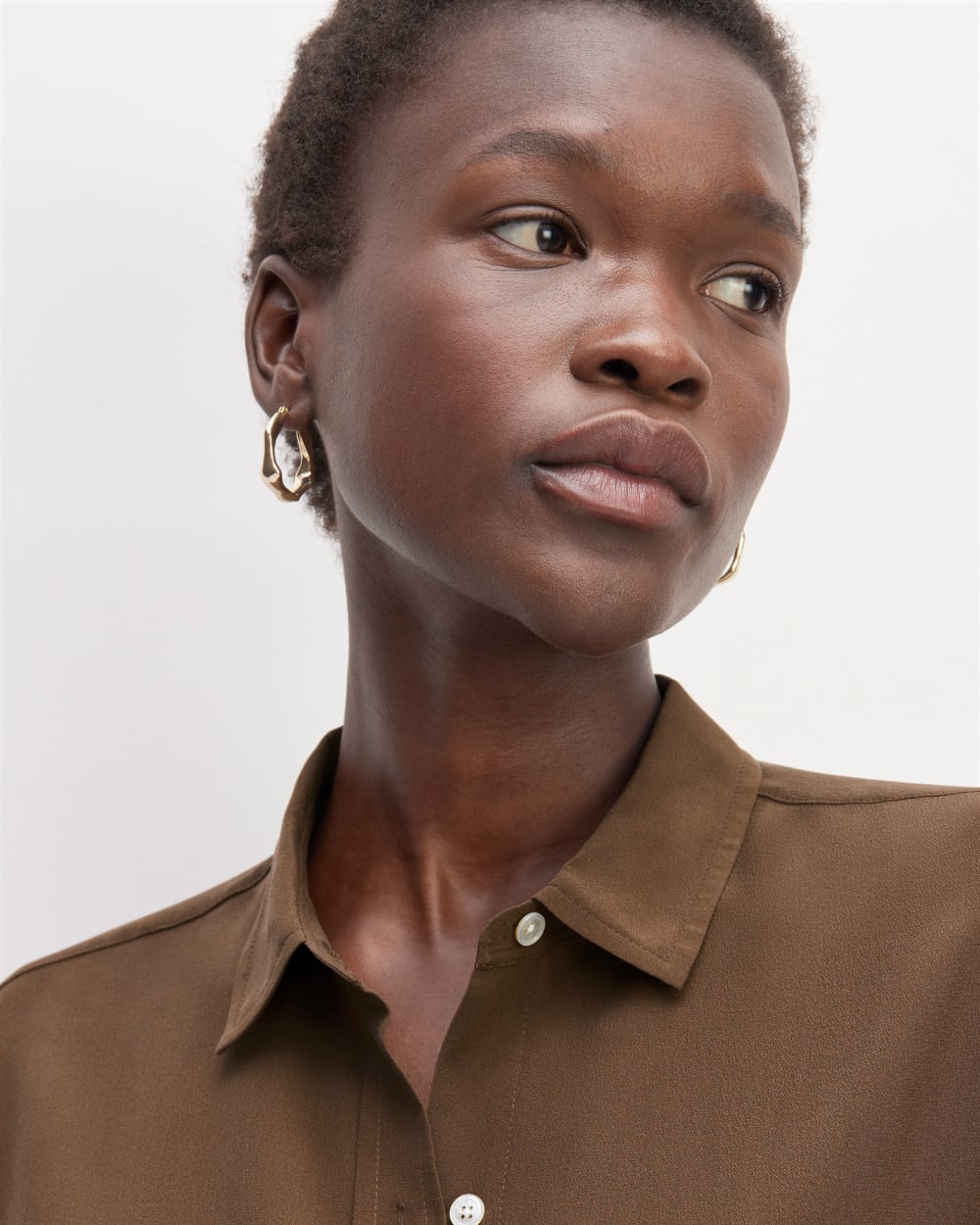The Utility Shirt in Washable Silk | Cocoa - Image 4