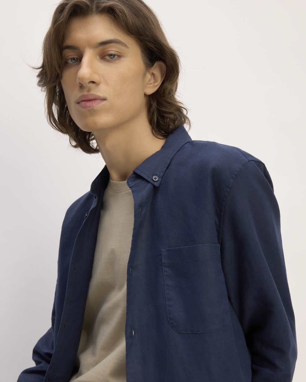 The Classic Shirt in Linen | Navy - Image 4