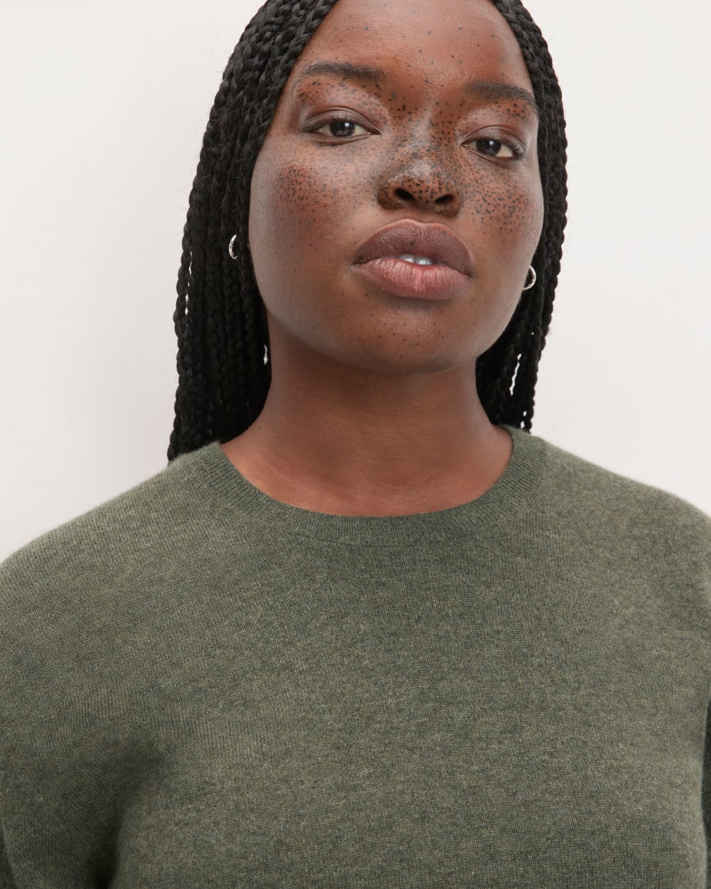 The Classic Crew in Cashmere | Heathered Army Green - Image 4