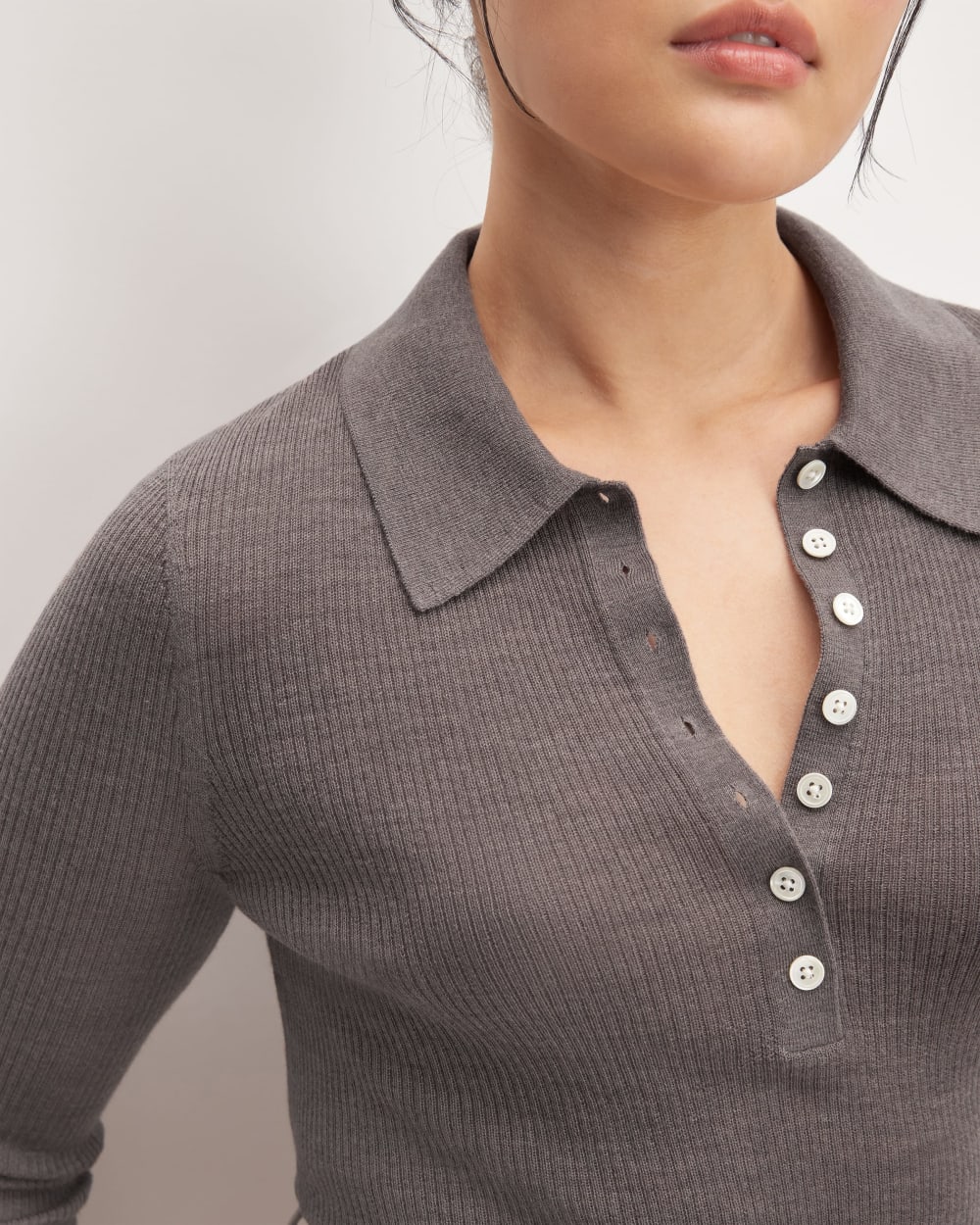 The Polo in Ultrasoft Merino | Heather Cocoa - Image 4